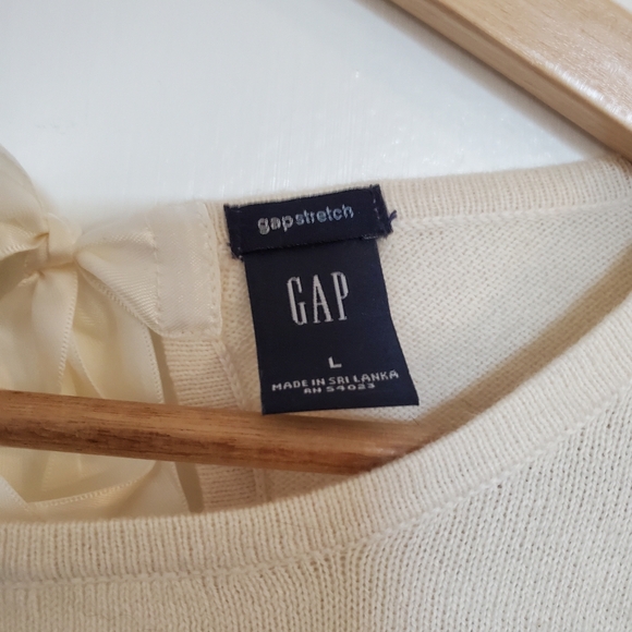 Vintage Gap cream angora sweater with large keyhole ribbon closure size L - Picture 3 of 6